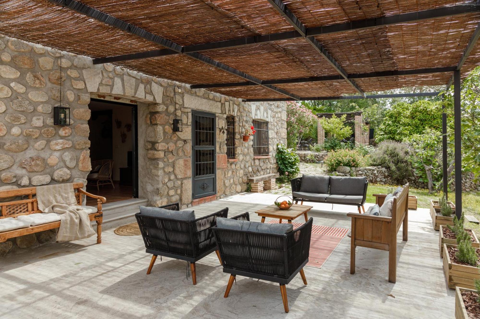 Casa Rural En Candeleda Con Piscina Y Un Maravilloso Jardin Εξωτερικό φωτογραφία